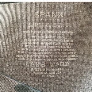 Spanx gray camo leggings size small